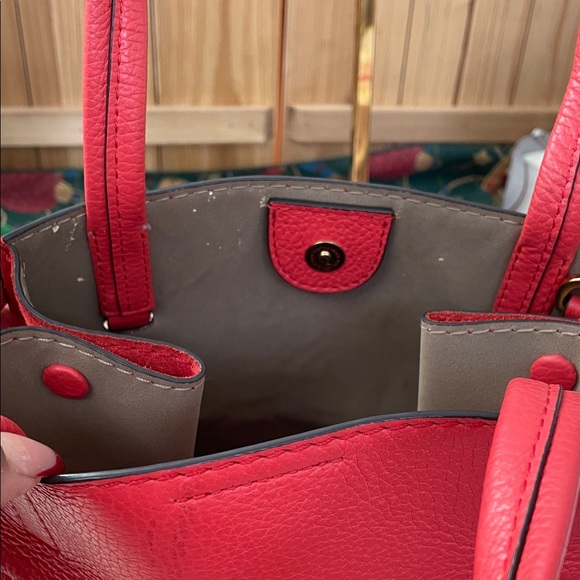 Banana Republic Elegant Red Leather Tote Bag - Picture 10 of 10